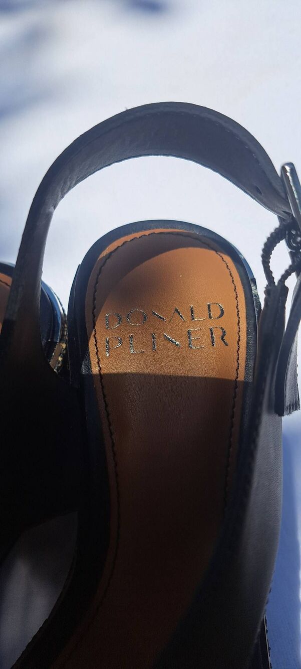 NEW Donald Pliner Alanee Black Leather Wedge Sandals Women’s Size 5M $188 - Picture 5 of 8
